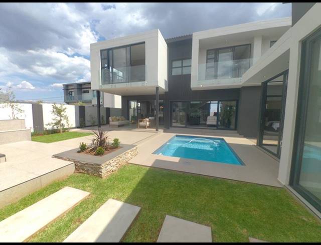 5 BEDROOM HOUSE FOR SALE IN MIDSTREAM HEIGHTS